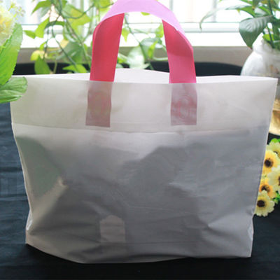 Weiße feste Kleineinkaufstasche kundengebundene Größen-wasserdichte Plastikgeschenk-Tasche einfach, mit einem Griff zu tragen
